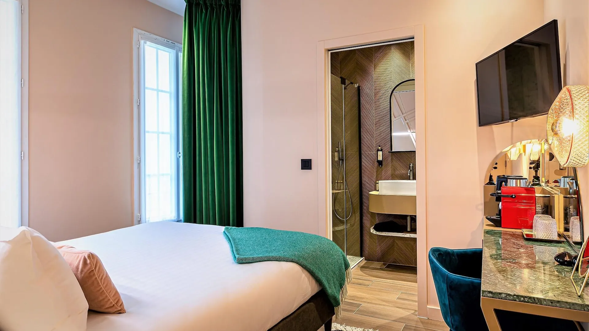 Veryste & Hotel 4*