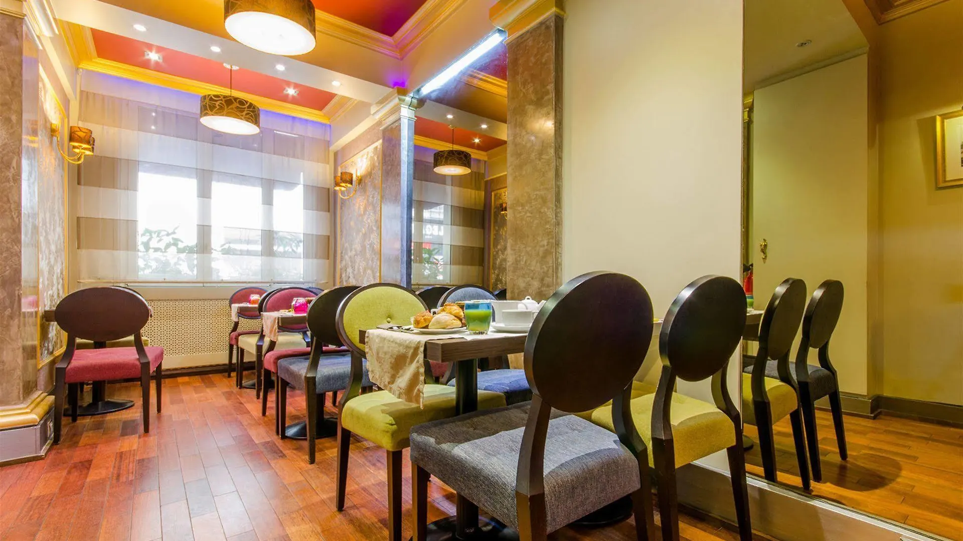 Veryste & Otel Paris