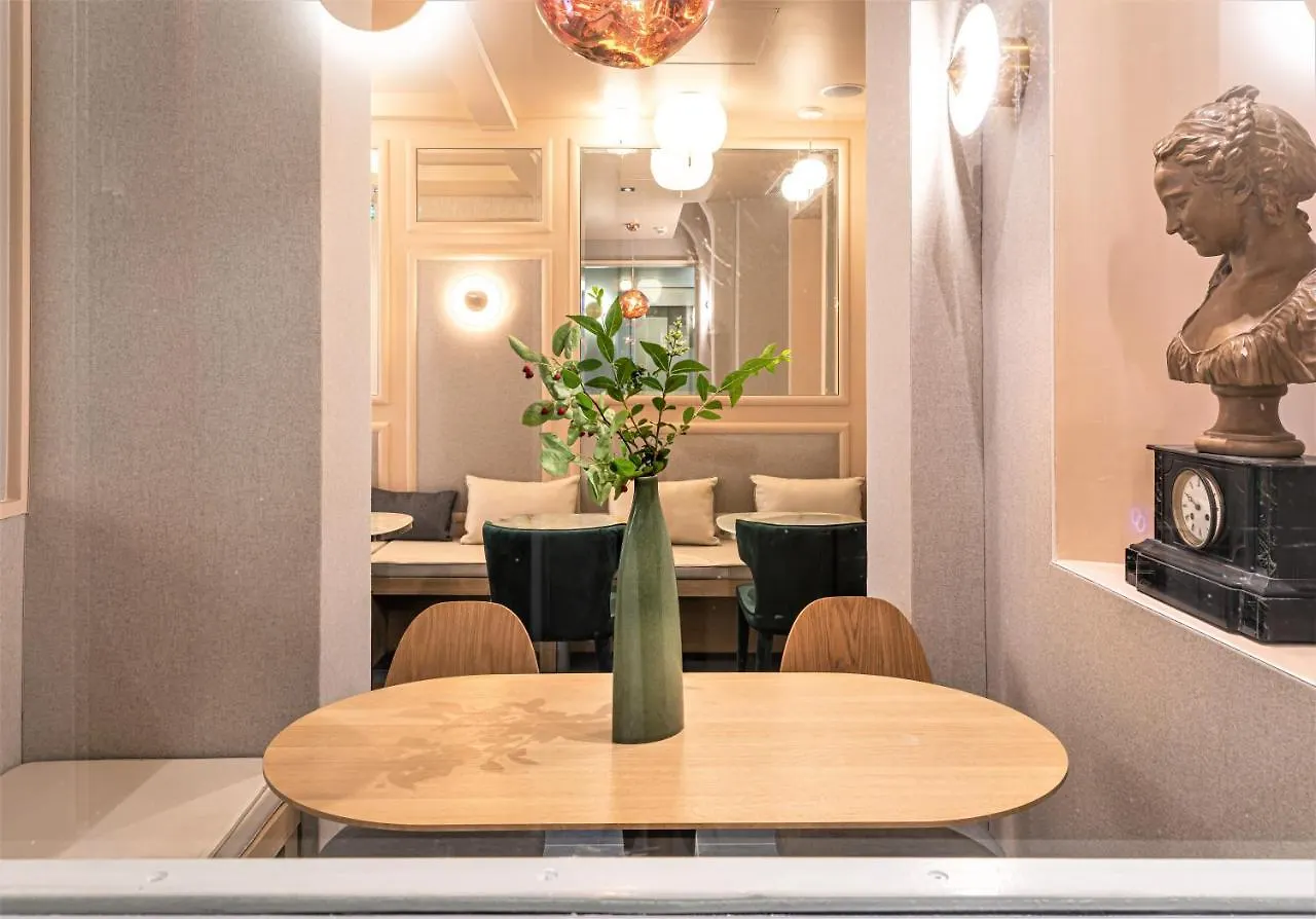 Veryste & Hotel Paris